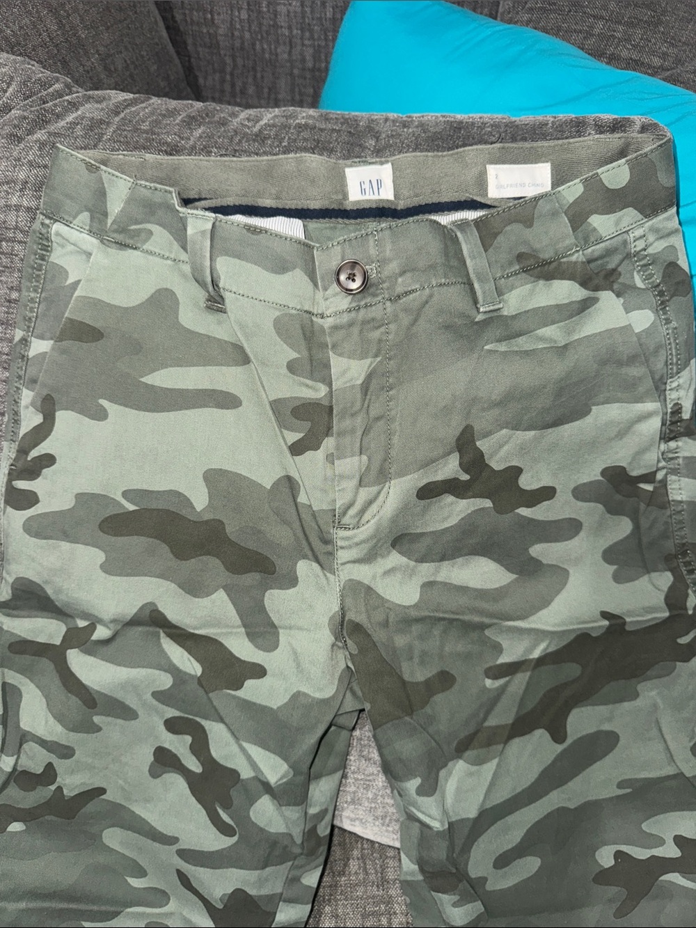 GAP Men’s Olive Green Camo Cargo Shorts